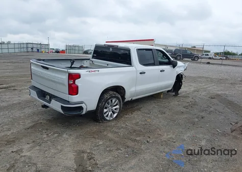 2020 Chevrolet Silverado 1500 4Wd Short Bed Custom z USA, uszkodzony, nr VIN 1GCPYBEH1LZ267892